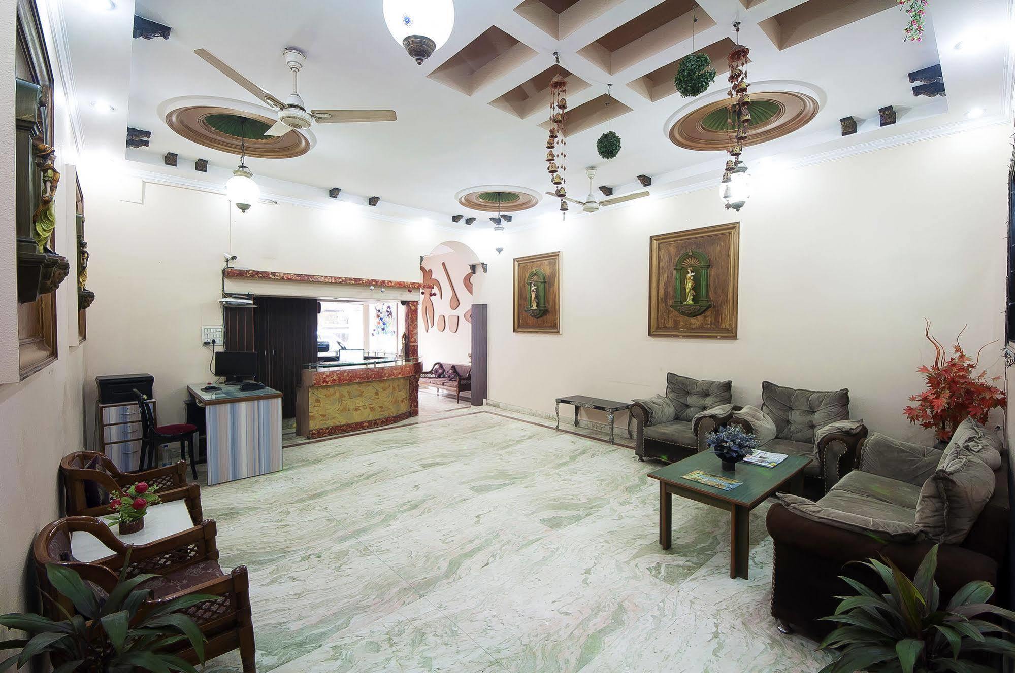 Oyo 3472 Hotel Rama Inn New Delhi Bagian luar foto